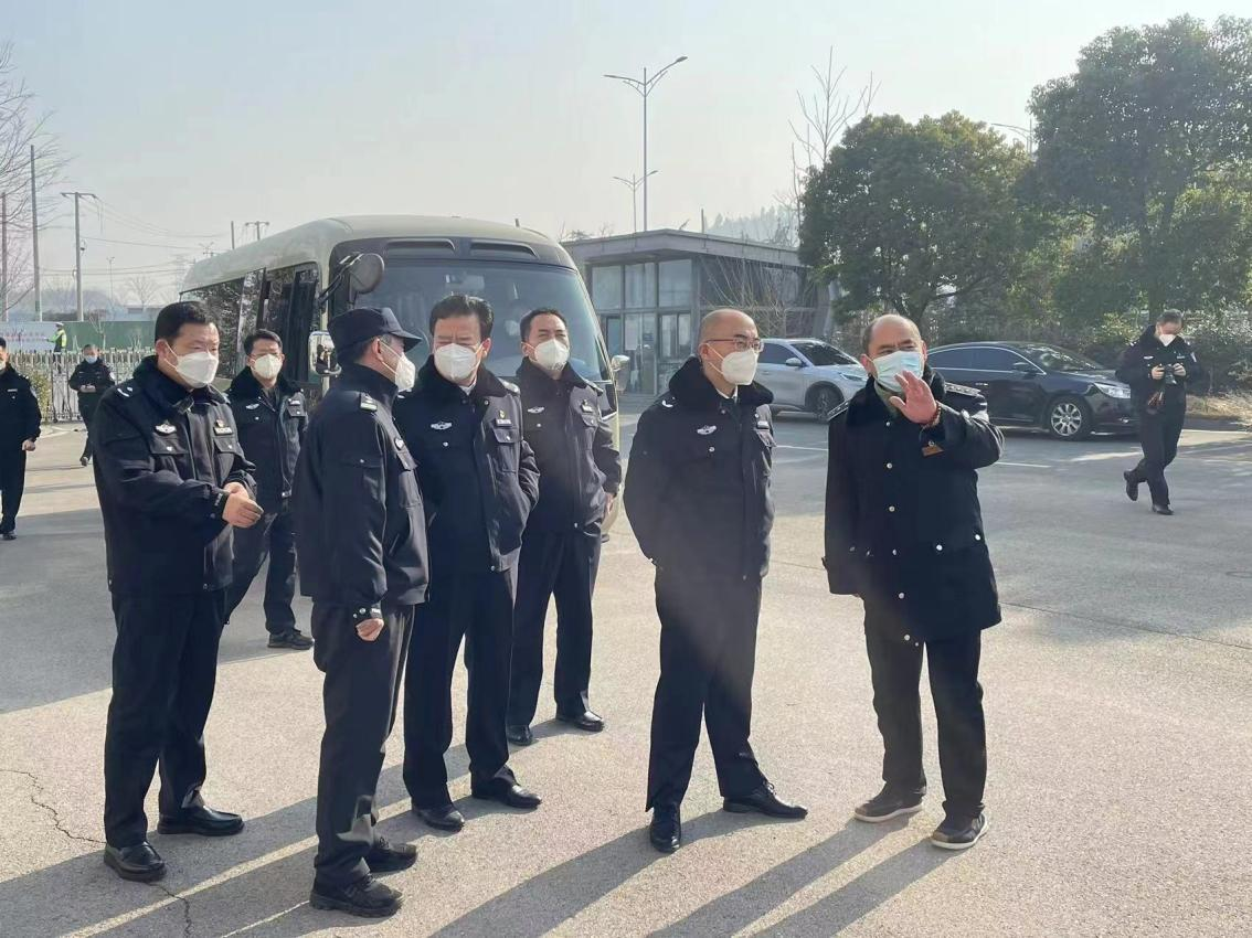 徐州市副市長(zhǎng)、市公安局局長(zhǎng)楊健蒞臨汽車(chē)客運(yùn)東站督導(dǎo)檢查