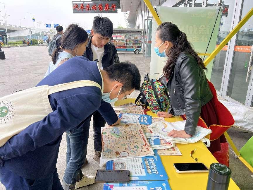 數(shù)創(chuàng)科技公司：黨建引領展風采 助力假日快樂行