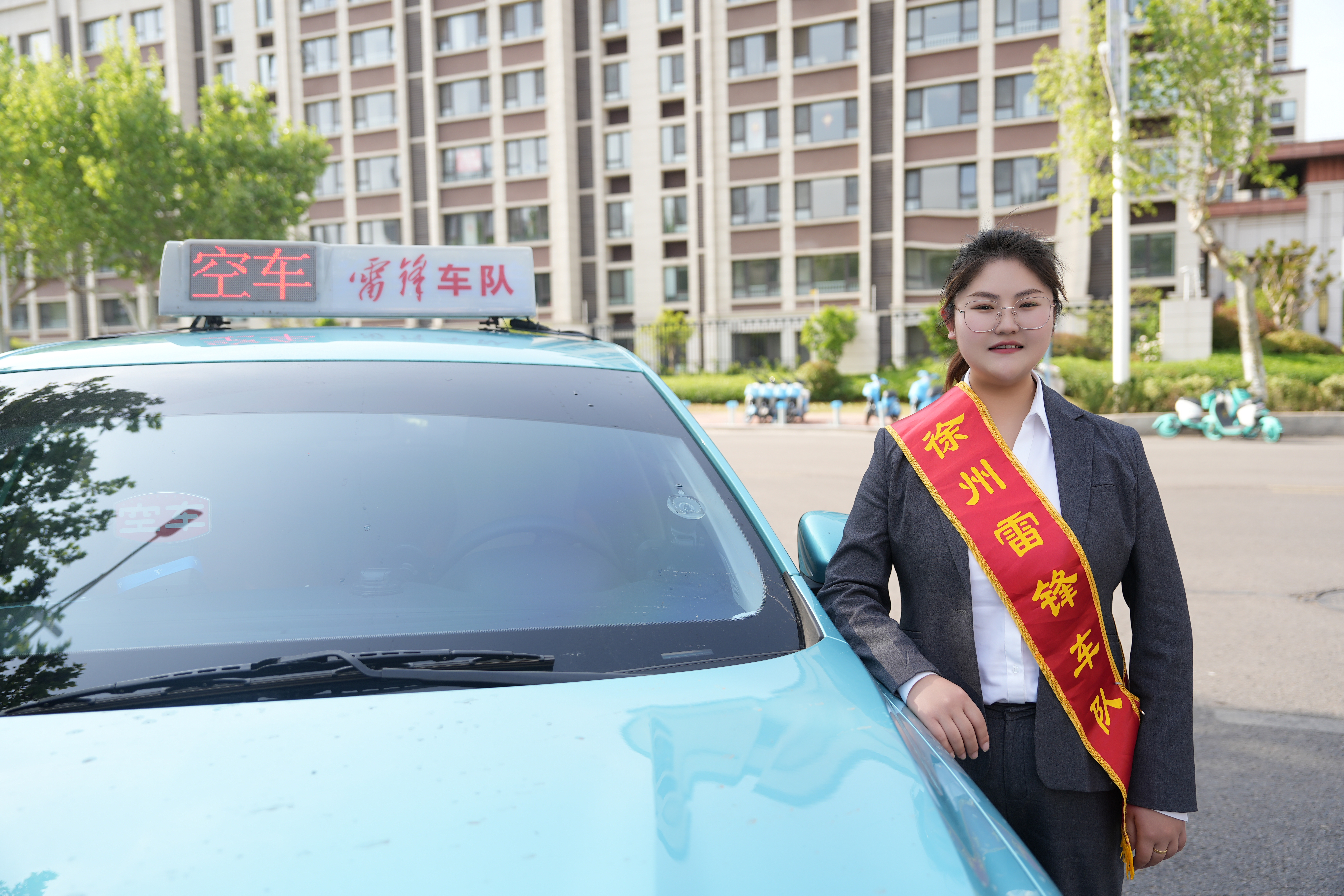 的姐楊凡：溫情服務(wù)點(diǎn)亮城市文明窗口